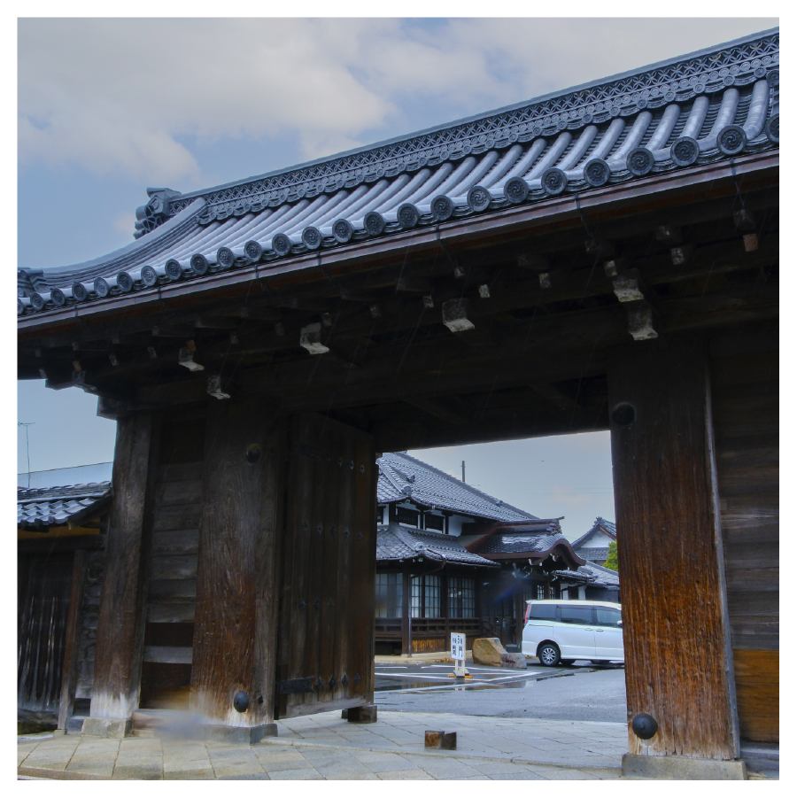 大通寺台所門